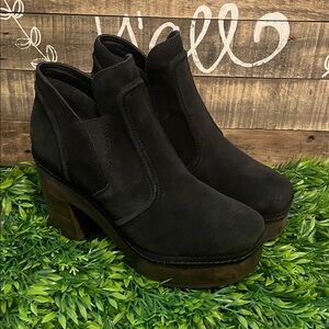 Matisse Women’s Jolie Clog Platform Suede Ankle Booties